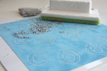 Cargar imagen en el visor de la galería, Hojas Sticky flock para moldes de strass.